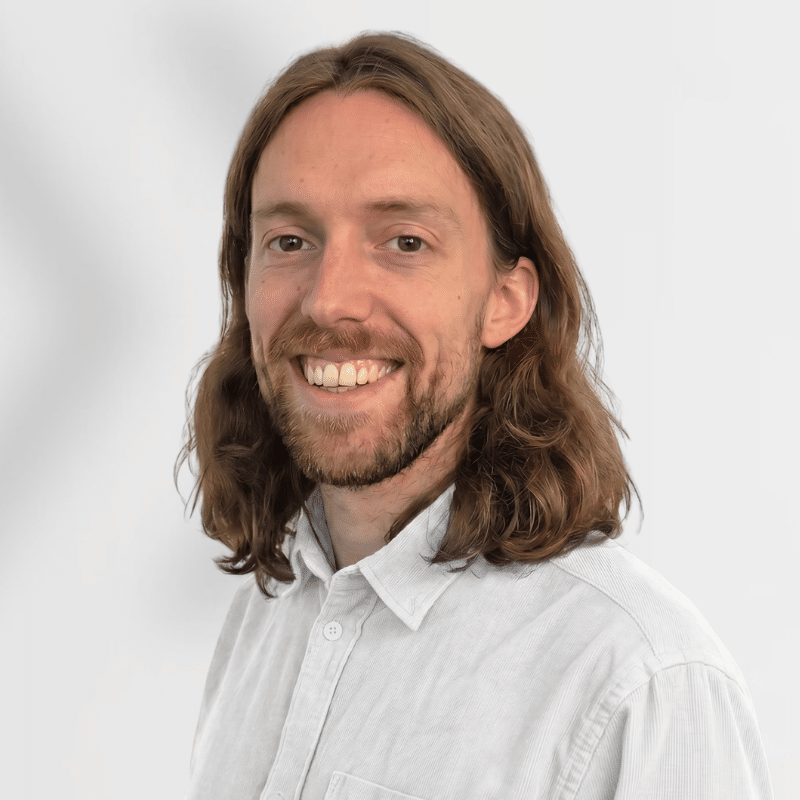Das Bild zeigt den Werkstudent im Marketing Jascha Götting.
