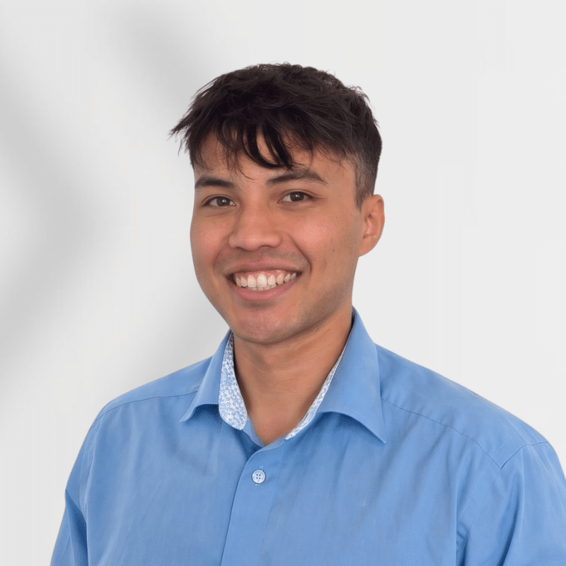 Das Bild zeigt den Werkstudent in IT Alexander Khrisna.